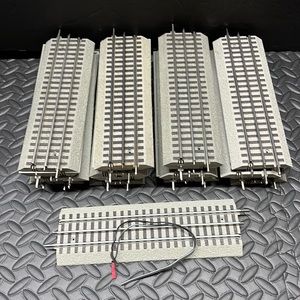 10 Pieces Lionel Fastrack 10” Straight Train Track